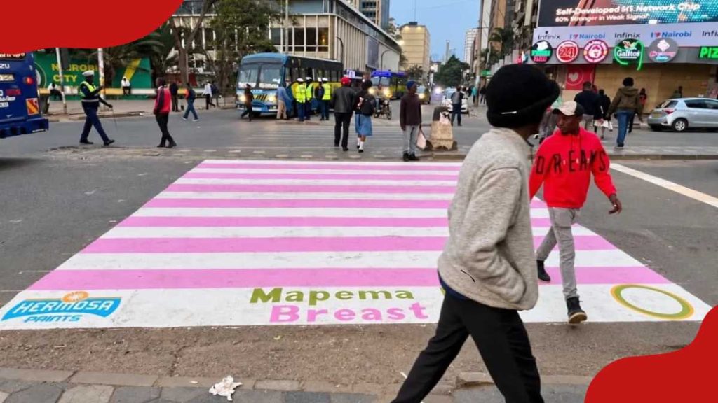 Des groupes de défense peignent Nairobi en rose dans le cadre d'une campagne de sensibilisation au cancer