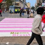 Des groupes de défense peignent Nairobi en rose dans le cadre d'une campagne de sensibilisation au cancer