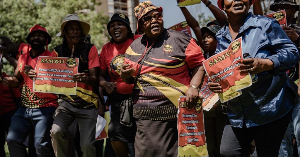 L'autoroute M1 rouverte à la circulation après les manifestations salariales du SAMWU à Braamfontein