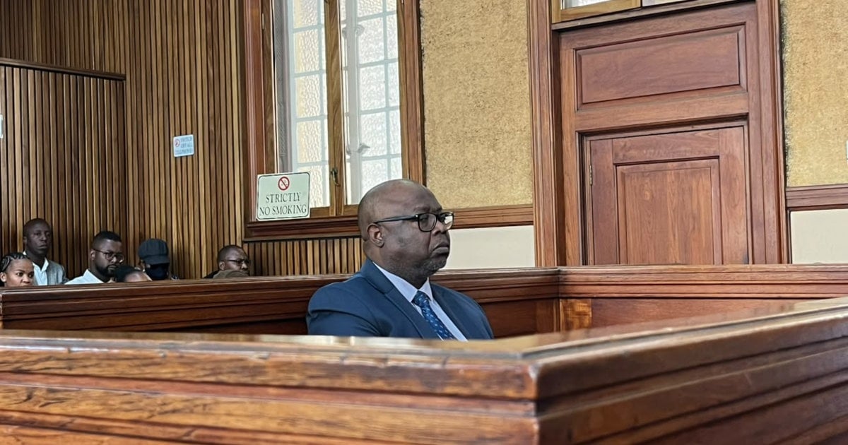 Mulangi Mphego, ancien chef du renseignement criminel, a obtenu une caution de 5 000 rands pour les munitions de l'État