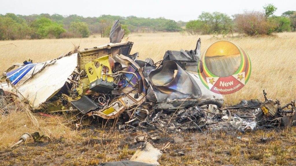 Scènes du site de l'accident d'hélicoptère de Chivayo